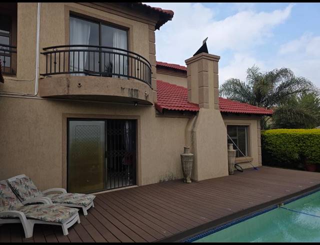 4 BEDROOM HOUSE FOR SALE IN ZAMBEZI COUNTRY ESTATE